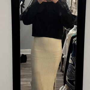 Elegant Cream Ribbed Skirt